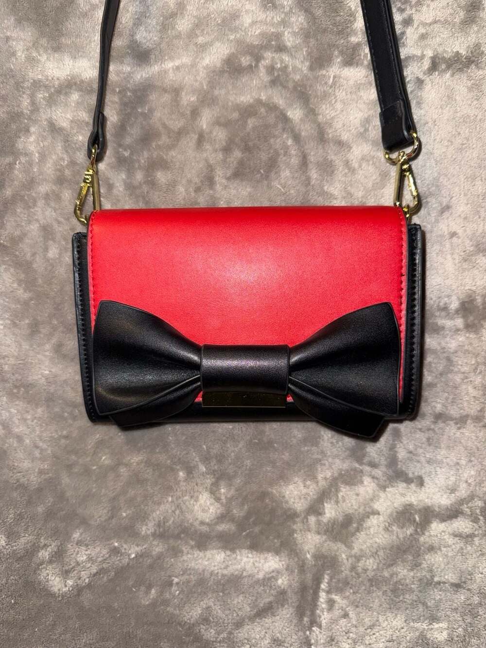 Kate Spade New York Red and Black Bow Crossbody Bag
